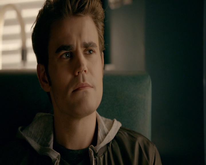 VampireDiaries-dot-nl_VVampireDiaries-dot-nl_VampireDiaries-8x08WeHaveHistoryTogether0598.jpg