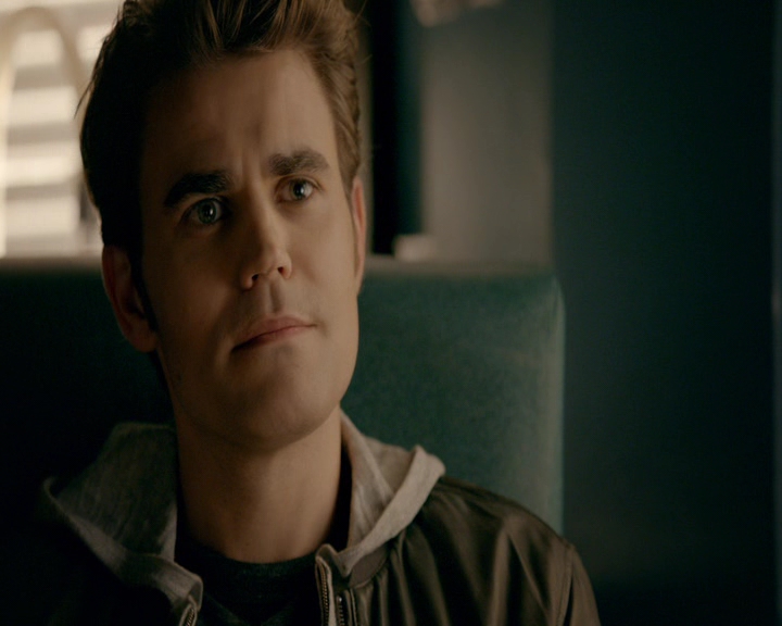 VampireDiaries-dot-nl_VVampireDiaries-dot-nl_VampireDiaries-8x08WeHaveHistoryTogether0601.jpg