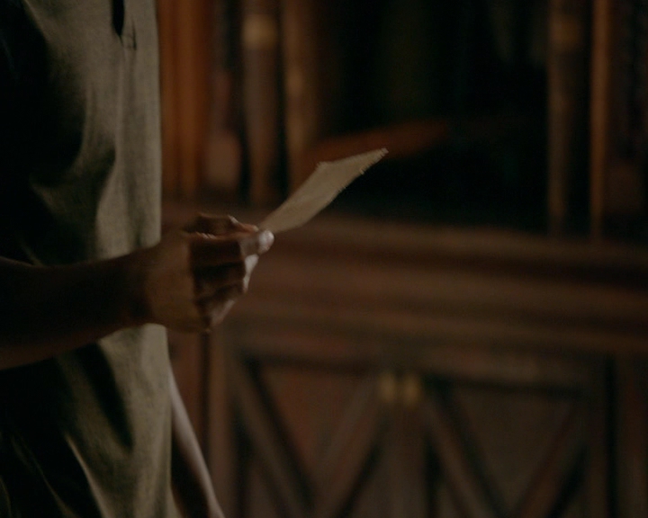 VampireDiaries-dot-nl_VVampireDiaries-dot-nl_VampireDiaries-8x08WeHaveHistoryTogether0603.jpg