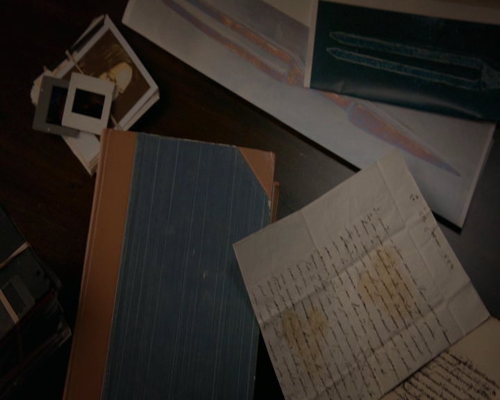 VampireDiaries-dot-nl_VVampireDiaries-dot-nl_VampireDiaries-8x08WeHaveHistoryTogether0616.jpg