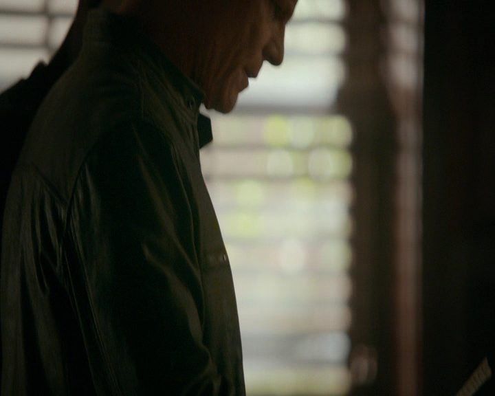 VampireDiaries-dot-nl_VVampireDiaries-dot-nl_VampireDiaries-8x08WeHaveHistoryTogether0654.jpg