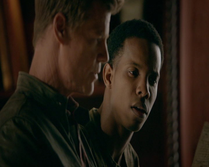 VampireDiaries-dot-nl_VVampireDiaries-dot-nl_VampireDiaries-8x08WeHaveHistoryTogether0659.jpg