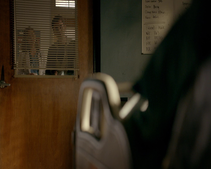 VampireDiaries-dot-nl_VVampireDiaries-dot-nl_VampireDiaries-8x08WeHaveHistoryTogether0686.jpg