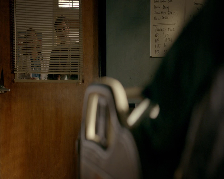 VampireDiaries-dot-nl_VVampireDiaries-dot-nl_VampireDiaries-8x08WeHaveHistoryTogether0687.jpg