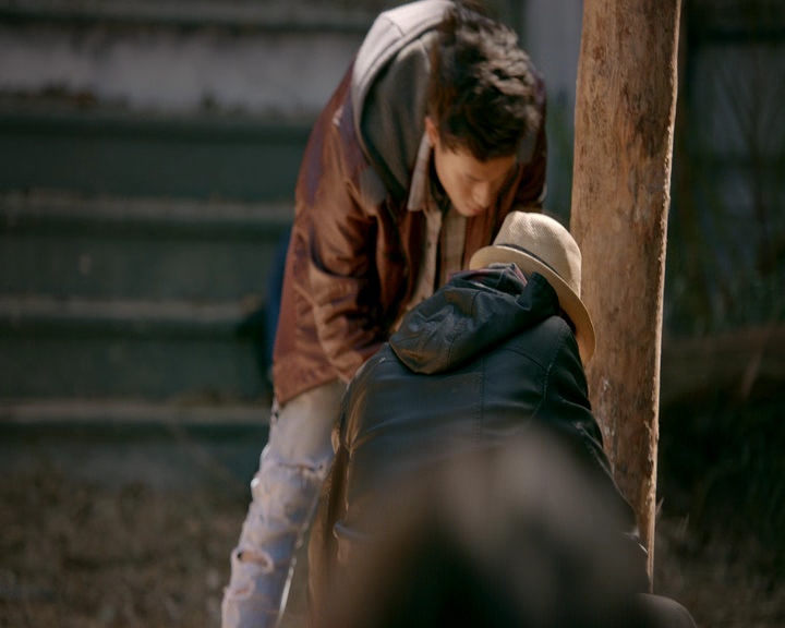 VampireDiaries-dot-nl_VVampireDiaries-dot-nl_VampireDiaries-8x08WeHaveHistoryTogether0974.jpg