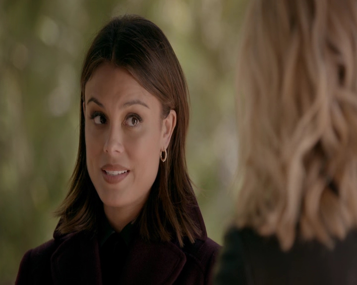 VampireDiaries-dot-nl_VVampireDiaries-dot-nl_VampireDiaries-8x08WeHaveHistoryTogether1022.jpg