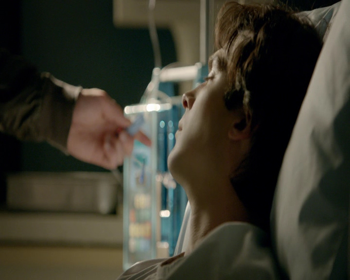 VampireDiaries-dot-nl_VVampireDiaries-dot-nl_VampireDiaries-8x08WeHaveHistoryTogether1176.jpg
