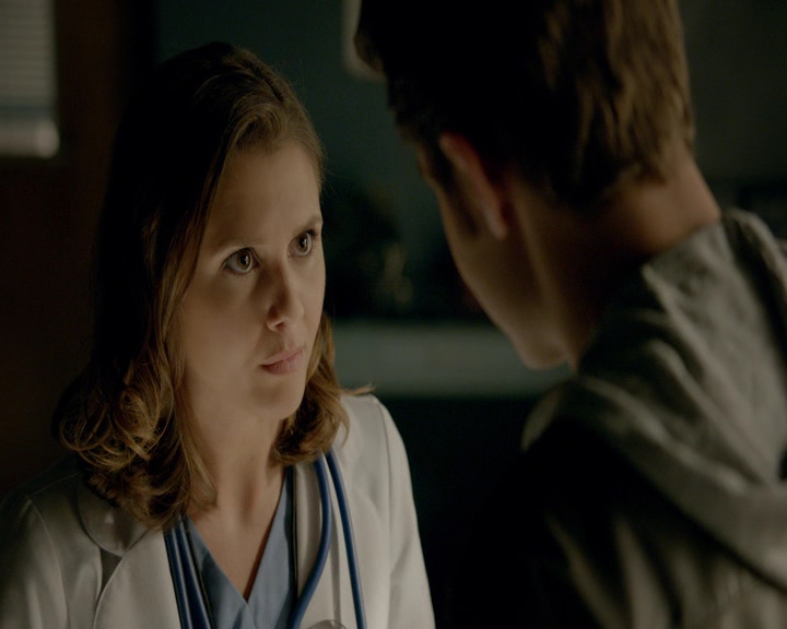 VampireDiaries-dot-nl_VVampireDiaries-dot-nl_VampireDiaries-8x08WeHaveHistoryTogether1192.jpg
