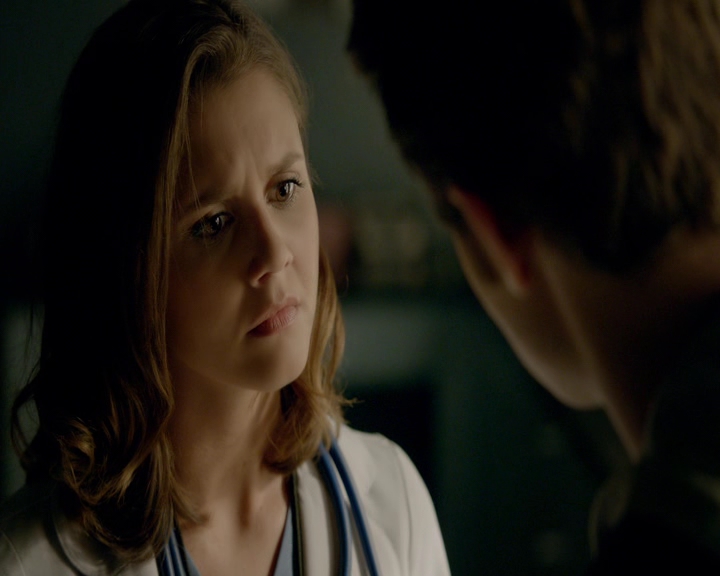 VampireDiaries-dot-nl_VVampireDiaries-dot-nl_VampireDiaries-8x08WeHaveHistoryTogether1222.jpg