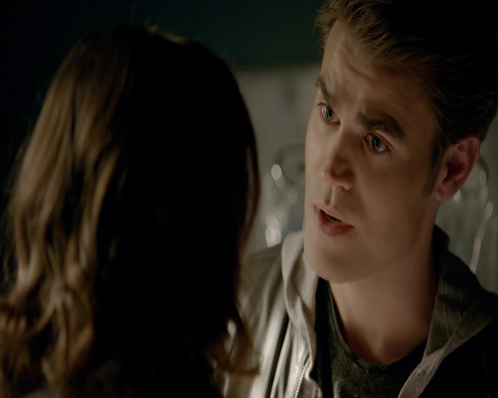 VampireDiaries-dot-nl_VVampireDiaries-dot-nl_VampireDiaries-8x08WeHaveHistoryTogether1223.jpg