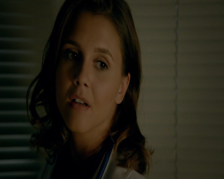VampireDiaries-dot-nl_VVampireDiaries-dot-nl_VampireDiaries-8x08WeHaveHistoryTogether1287.jpg