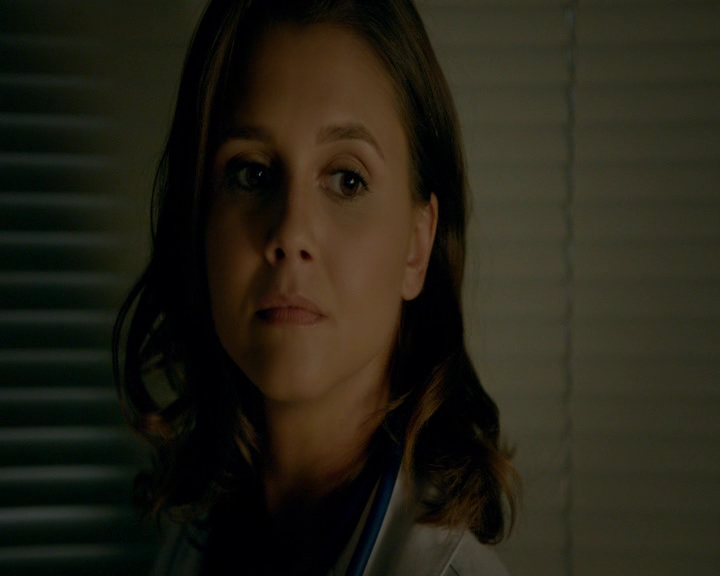 VampireDiaries-dot-nl_VVampireDiaries-dot-nl_VampireDiaries-8x08WeHaveHistoryTogether1288.jpg