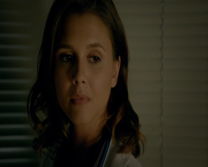 VampireDiaries-dot-nl_VVampireDiaries-dot-nl_VampireDiaries-8x08WeHaveHistoryTogether1290.jpg