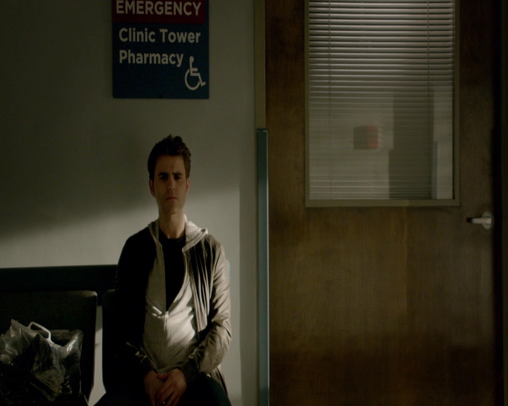 VampireDiaries-dot-nl_VVampireDiaries-dot-nl_VampireDiaries-8x08WeHaveHistoryTogether1296.jpg