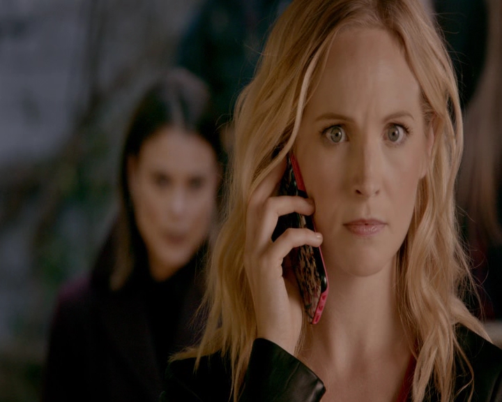 VampireDiaries-dot-nl_VVampireDiaries-dot-nl_VampireDiaries-8x08WeHaveHistoryTogether1430.jpg