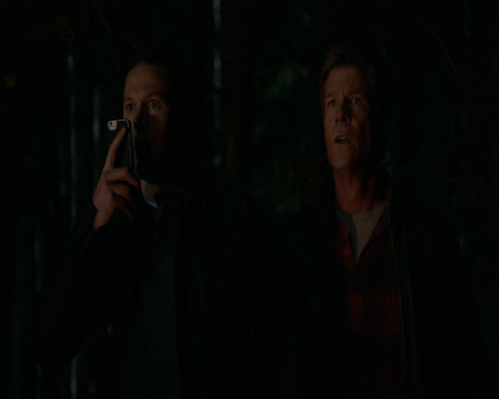 VampireDiaries-dot-nl_VVampireDiaries-dot-nl_VampireDiaries-8x08WeHaveHistoryTogether1740.jpg