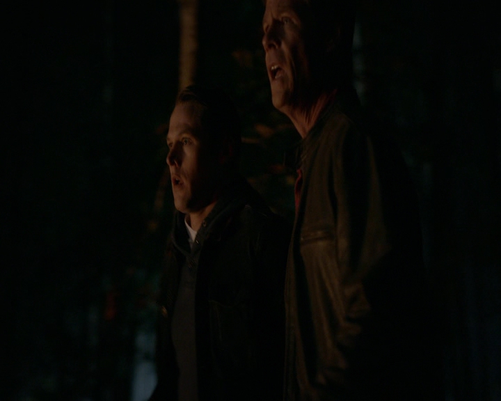 VampireDiaries-dot-nl_VVampireDiaries-dot-nl_VampireDiaries-8x08WeHaveHistoryTogether1744.jpg