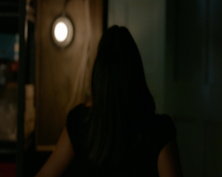 VampireDiaries-dot-nl_VVampireDiaries-dot-nl_VampireDiaries-8x08WeHaveHistoryTogether1811.jpg
