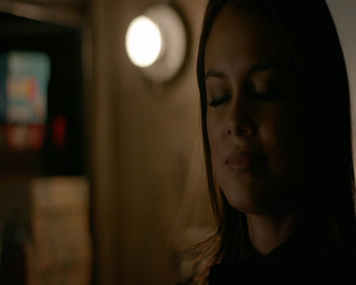 VampireDiaries-dot-nl_VVampireDiaries-dot-nl_VampireDiaries-8x08WeHaveHistoryTogether1826.jpg