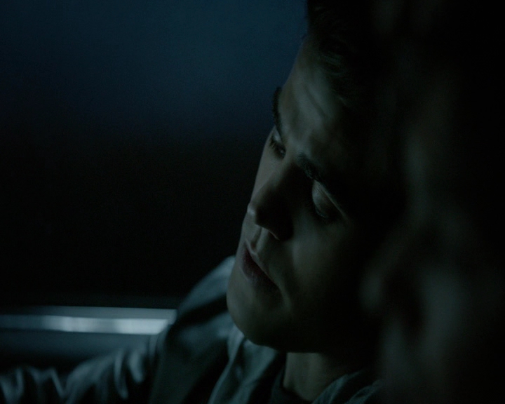 VampireDiaries-dot-nl_VVampireDiaries-dot-nl_VampireDiaries-8x08WeHaveHistoryTogether1904.jpg