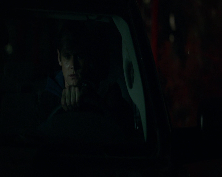 VampireDiaries-dot-nl_VVampireDiaries-dot-nl_VampireDiaries-8x08WeHaveHistoryTogether2048.jpg