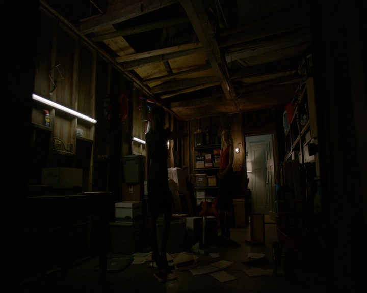 VampireDiaries-dot-nl_VVampireDiaries-dot-nl_VampireDiaries-8x08WeHaveHistoryTogether2059.jpg