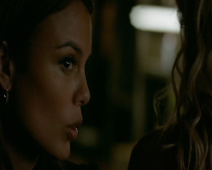 VampireDiaries-dot-nl_VVampireDiaries-dot-nl_VampireDiaries-8x08WeHaveHistoryTogether2087.jpg