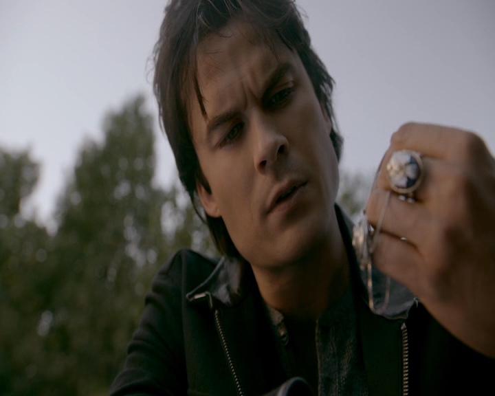 VampireDiaries-dot-nl_VVampireDiaries-dot-nl_VampireDiaries-8x08WeHaveHistoryTogether2324.jpg