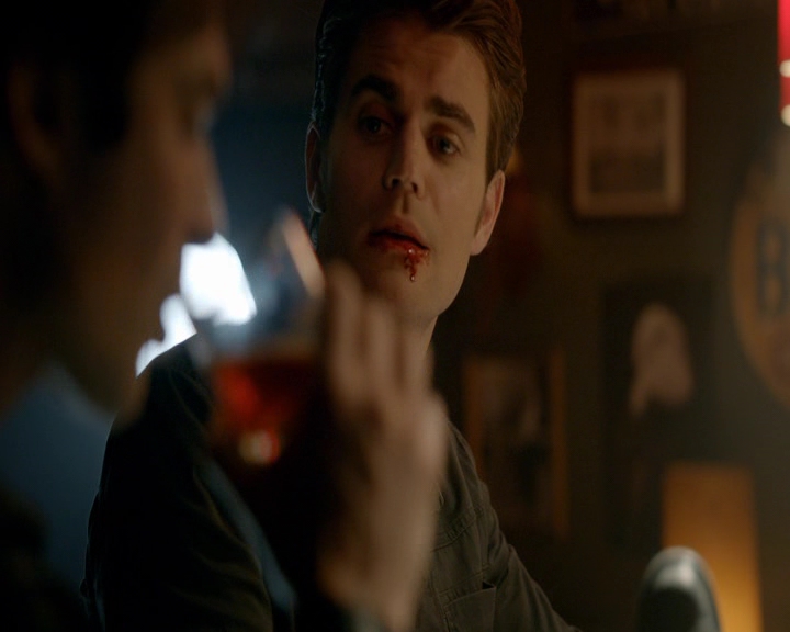 VampireDiaries-dot-nl_VampireDiaries-8x09TheSimpleIntimacyoftheNearTouch0021.jpg