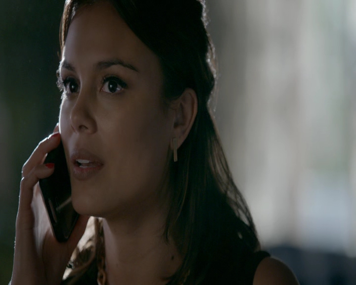 VampireDiaries-dot-nl_VampireDiaries-8x09TheSimpleIntimacyoftheNearTouch0082.jpg