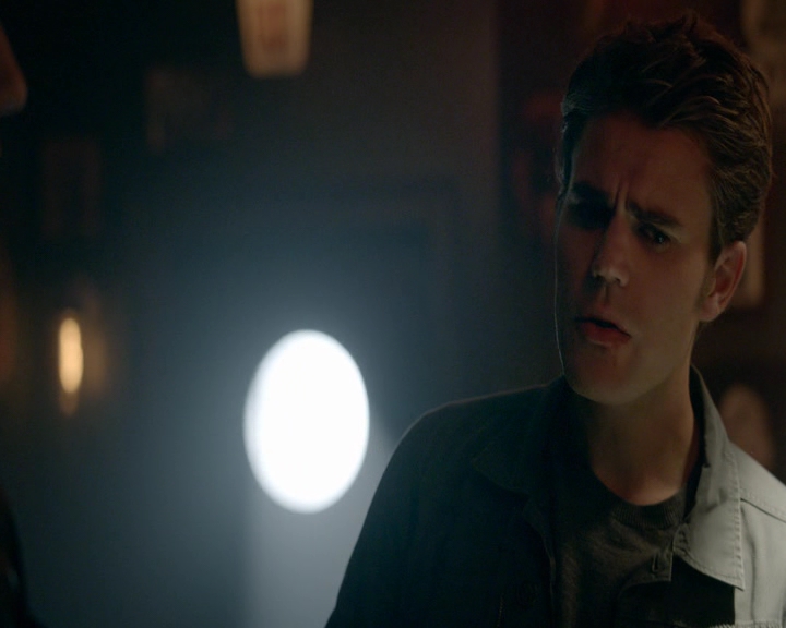 VampireDiaries-dot-nl_VampireDiaries-8x09TheSimpleIntimacyoftheNearTouch0092.jpg