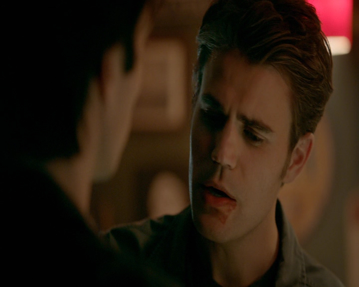 VampireDiaries-dot-nl_VampireDiaries-8x09TheSimpleIntimacyoftheNearTouch0109.jpg