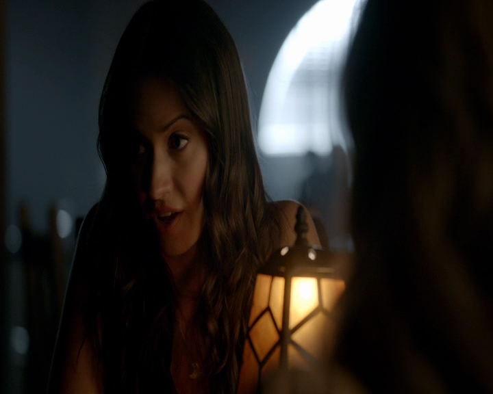 VampireDiaries-dot-nl_VampireDiaries-8x09TheSimpleIntimacyoftheNearTouch0243.jpg