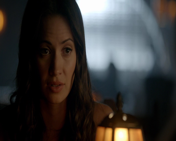 VampireDiaries-dot-nl_VampireDiaries-8x09TheSimpleIntimacyoftheNearTouch0252.jpg