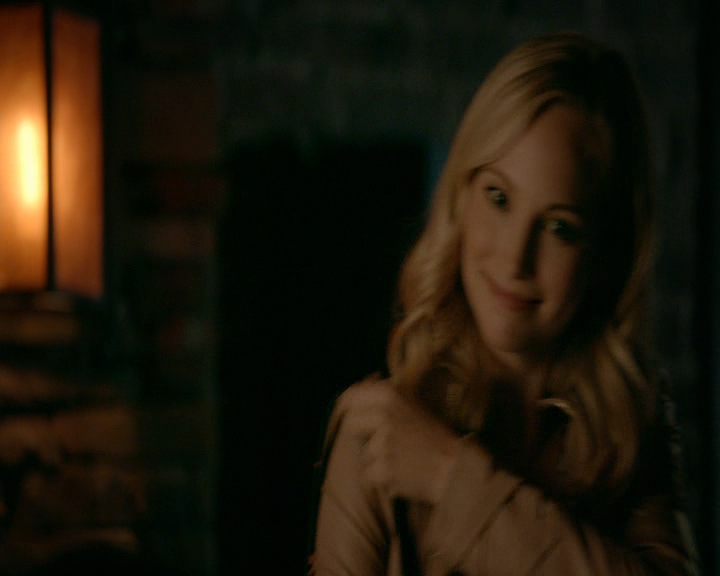 VampireDiaries-dot-nl_VampireDiaries-8x09TheSimpleIntimacyoftheNearTouch0280.jpg
