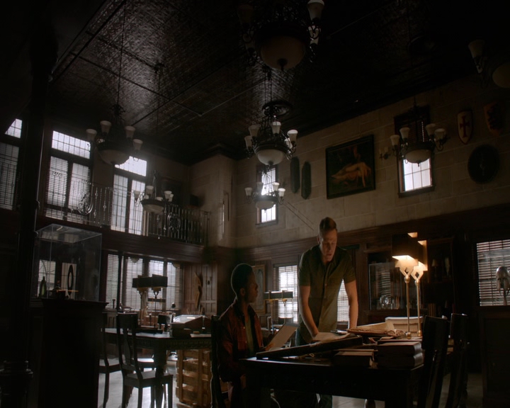 VampireDiaries-dot-nl_VampireDiaries-8x09TheSimpleIntimacyoftheNearTouch0316.jpg