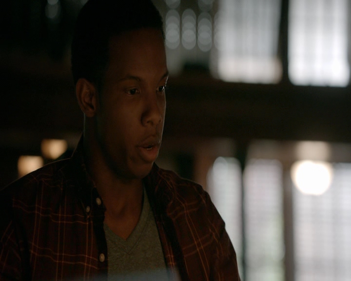VampireDiaries-dot-nl_VampireDiaries-8x09TheSimpleIntimacyoftheNearTouch0318.jpg