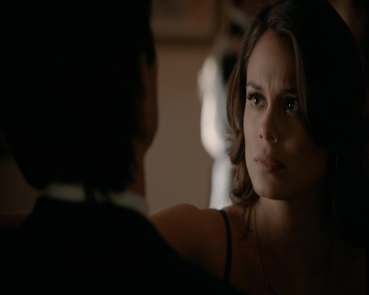 VampireDiaries-dot-nl_VampireDiaries-8x09TheSimpleIntimacyoftheNearTouch0447.jpg