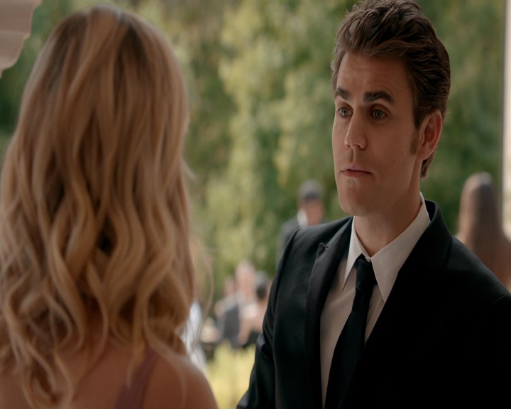 VampireDiaries-dot-nl_VampireDiaries-8x09TheSimpleIntimacyoftheNearTouch0476.jpg