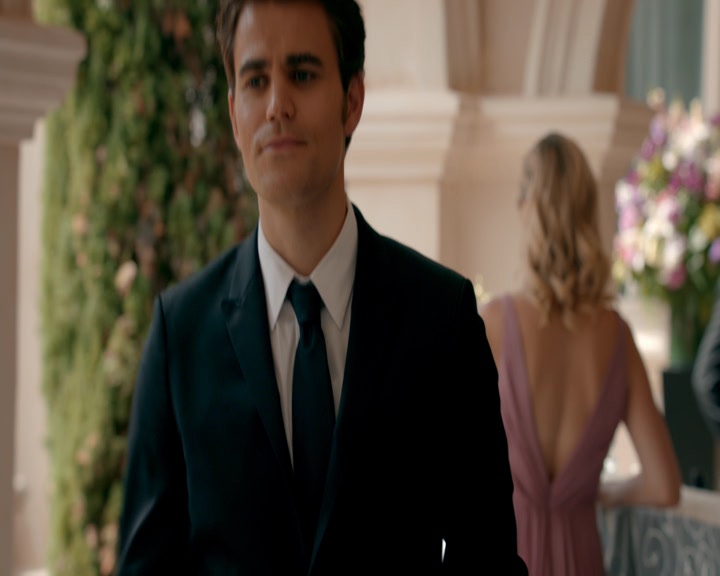 VampireDiaries-dot-nl_VampireDiaries-8x09TheSimpleIntimacyoftheNearTouch0492.jpg