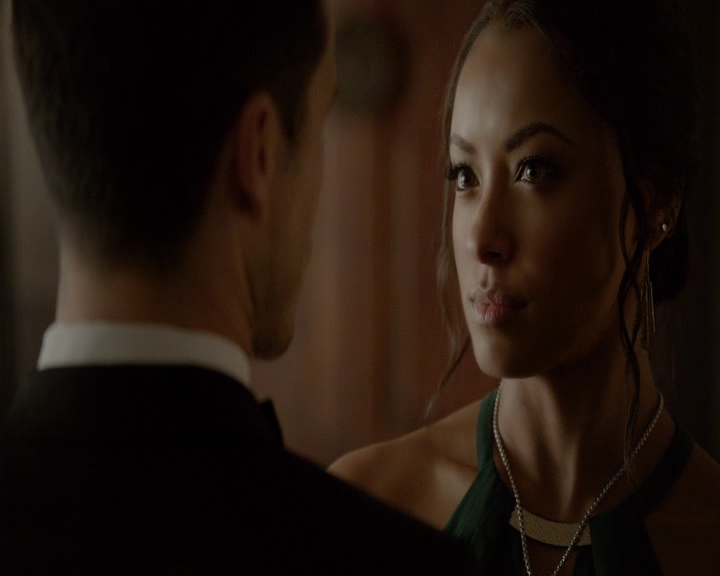 VampireDiaries-dot-nl_VampireDiaries-8x09TheSimpleIntimacyoftheNearTouch0514.jpg