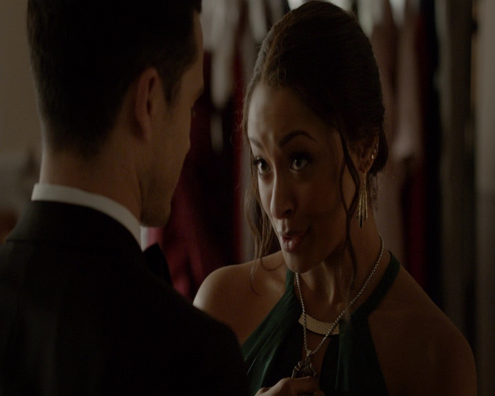VampireDiaries-dot-nl_VampireDiaries-8x09TheSimpleIntimacyoftheNearTouch0526.jpg