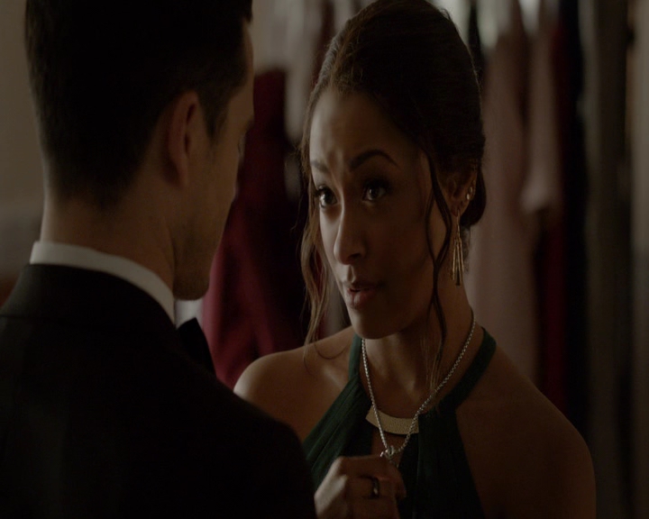 VampireDiaries-dot-nl_VampireDiaries-8x09TheSimpleIntimacyoftheNearTouch0527.jpg