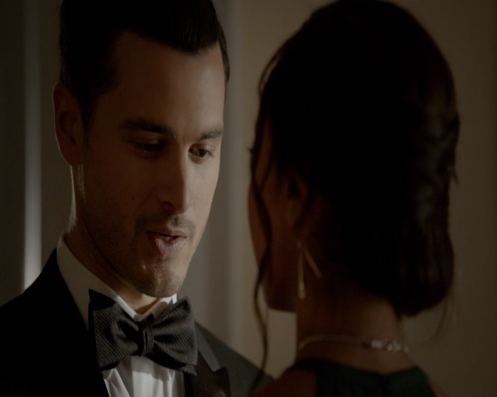 VampireDiaries-dot-nl_VampireDiaries-8x09TheSimpleIntimacyoftheNearTouch0534.jpg