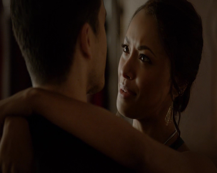 VampireDiaries-dot-nl_VampireDiaries-8x09TheSimpleIntimacyoftheNearTouch0549.jpg