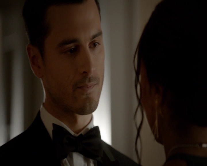 VampireDiaries-dot-nl_VampireDiaries-8x09TheSimpleIntimacyoftheNearTouch0565.jpg