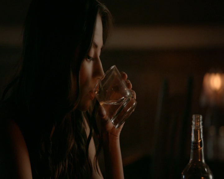 VampireDiaries-dot-nl_VampireDiaries-8x09TheSimpleIntimacyoftheNearTouch0572.jpg