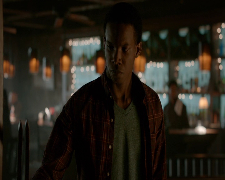 VampireDiaries-dot-nl_VampireDiaries-8x09TheSimpleIntimacyoftheNearTouch0580.jpg