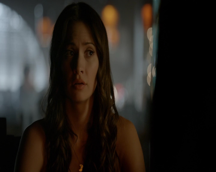 VampireDiaries-dot-nl_VampireDiaries-8x09TheSimpleIntimacyoftheNearTouch0603.jpg