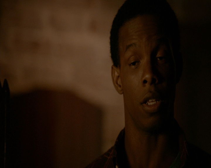 VampireDiaries-dot-nl_VampireDiaries-8x09TheSimpleIntimacyoftheNearTouch0604.jpg